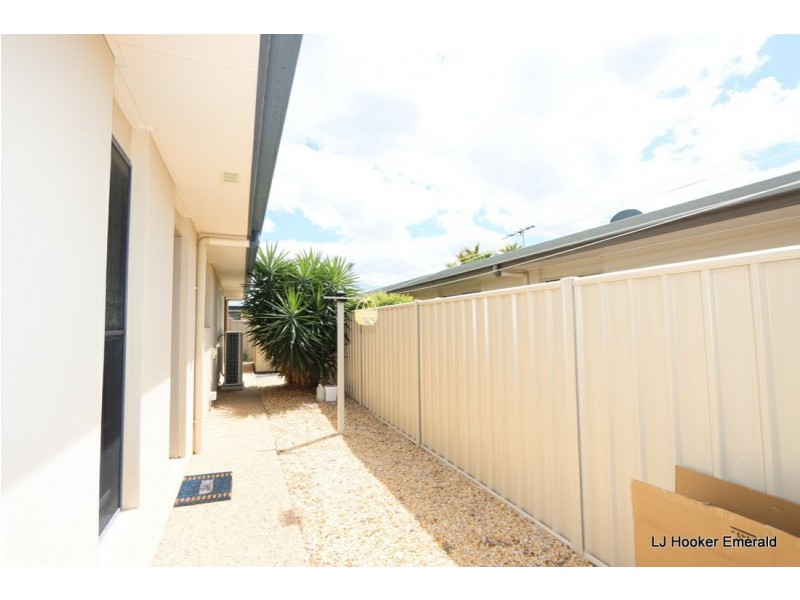 1/6 Grange Court, Emerald QLD 4720