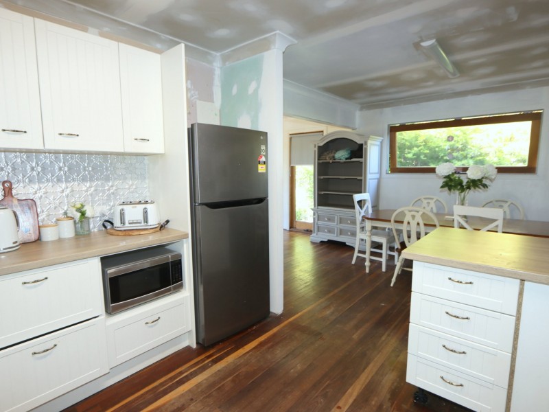 99 Ruby Street, Emerald QLD 4720