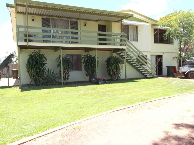 66 Moody Street, Emerald QLD 4720