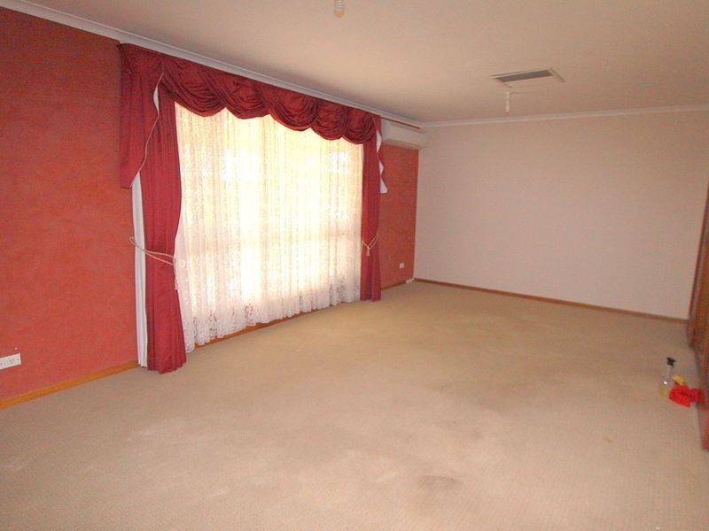 66 Moody Street, Emerald QLD 4720