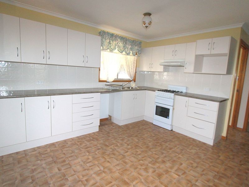 66 Moody Street, Emerald QLD 4720