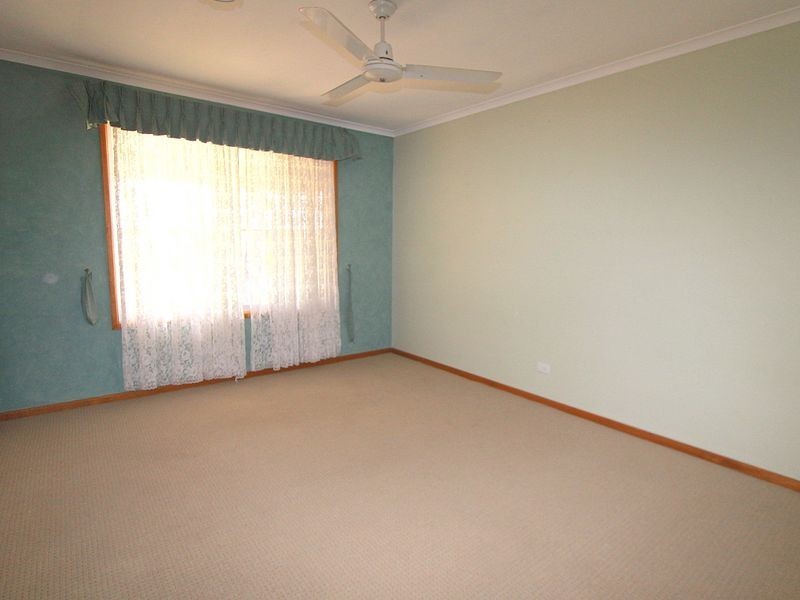 66 Moody Street, Emerald QLD 4720