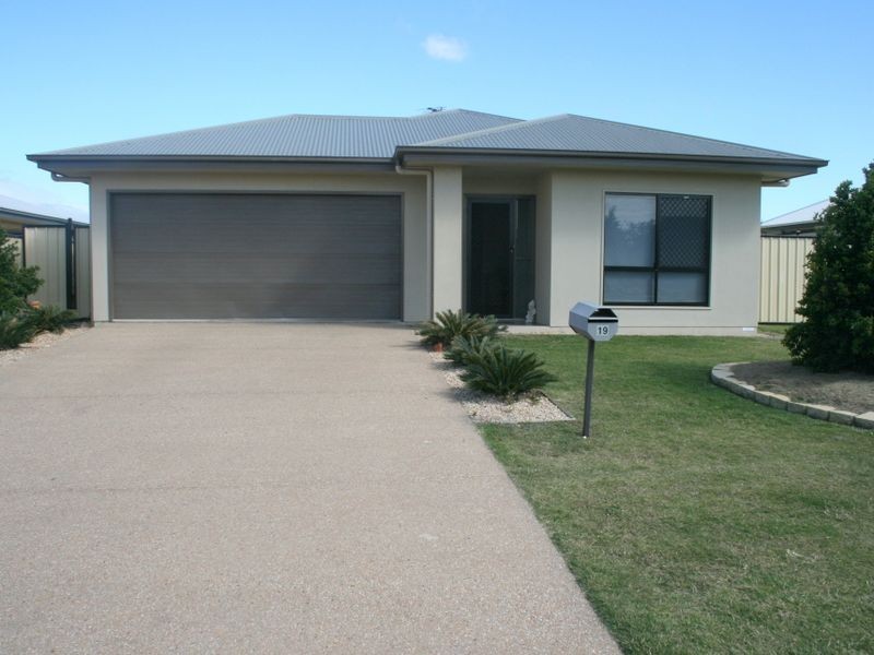 19 Glovar Street, Emerald QLD 4720