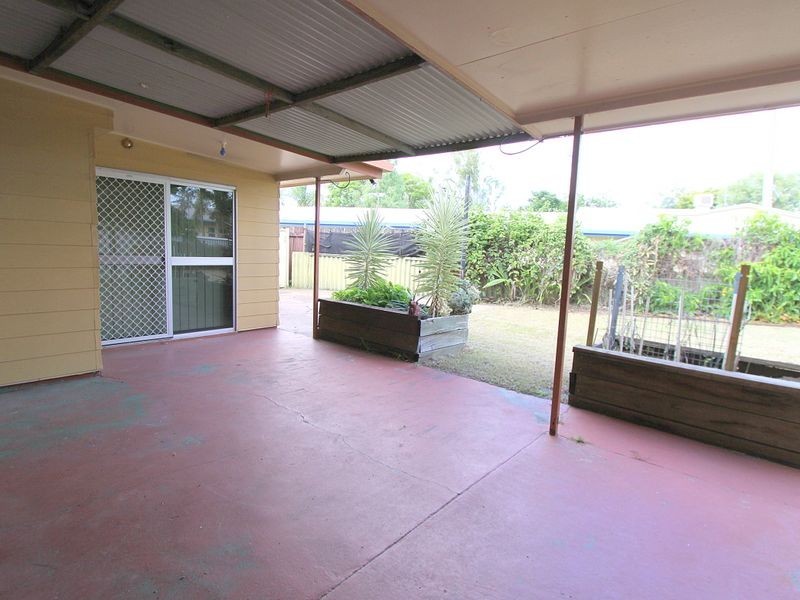 9 Dearden Place, Emerald QLD 4720