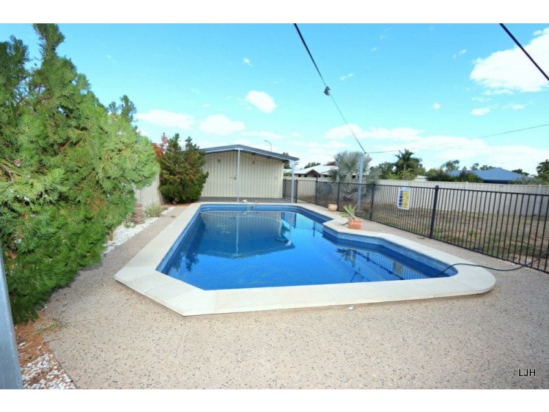 30 Bluegums Drive, Emerald QLD 4720