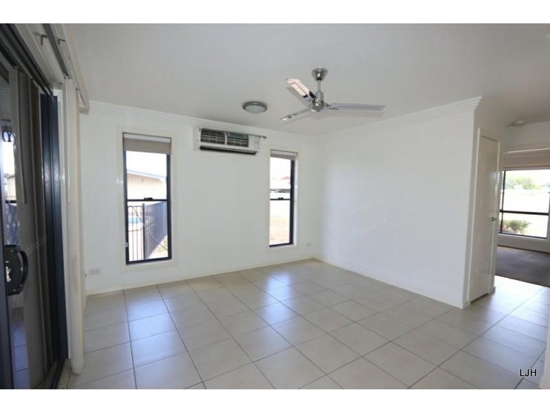 30 Bluegums Drive, Emerald QLD 4720