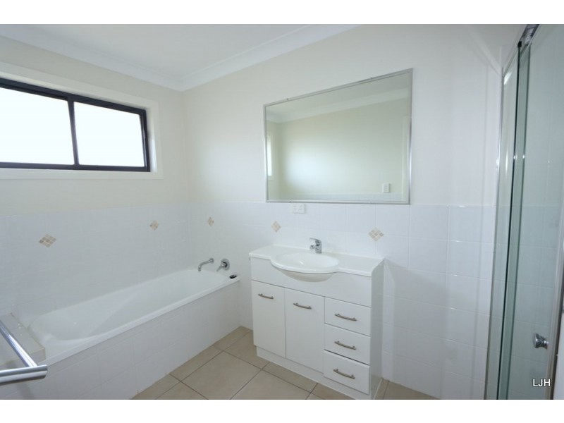 30 Bluegums Drive, Emerald QLD 4720