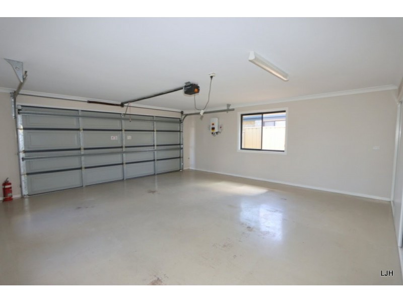 30 Bluegums Drive, Emerald QLD 4720