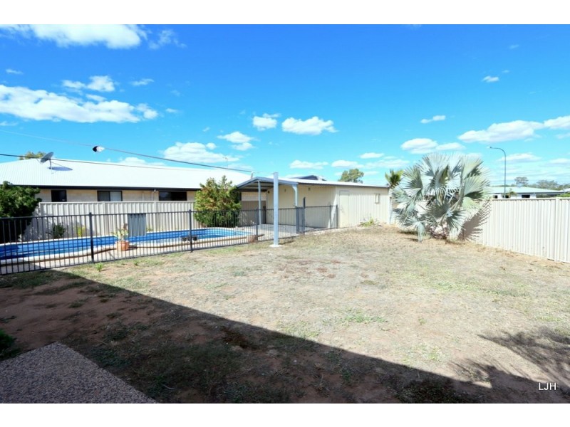 30 Bluegums Drive, Emerald QLD 4720