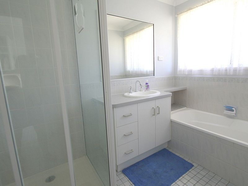3 Edmonston Drive, Emerald QLD 4720