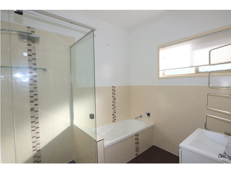 25 Cardinal Drive, Emerald QLD 4720