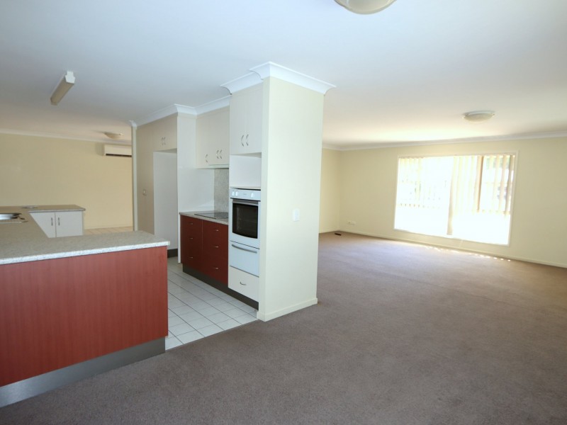 37 Bridgeman St, Emerald QLD 4720