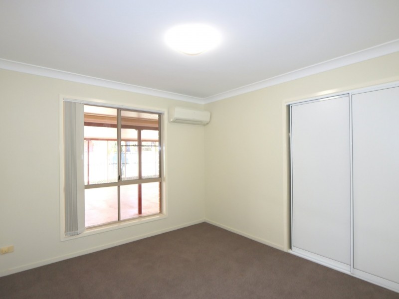 37 Bridgeman St, Emerald QLD 4720