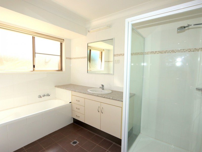 37 Bridgeman St, Emerald QLD 4720