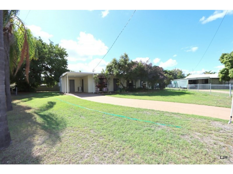 4 Batts Place, Emerald QLD 4720