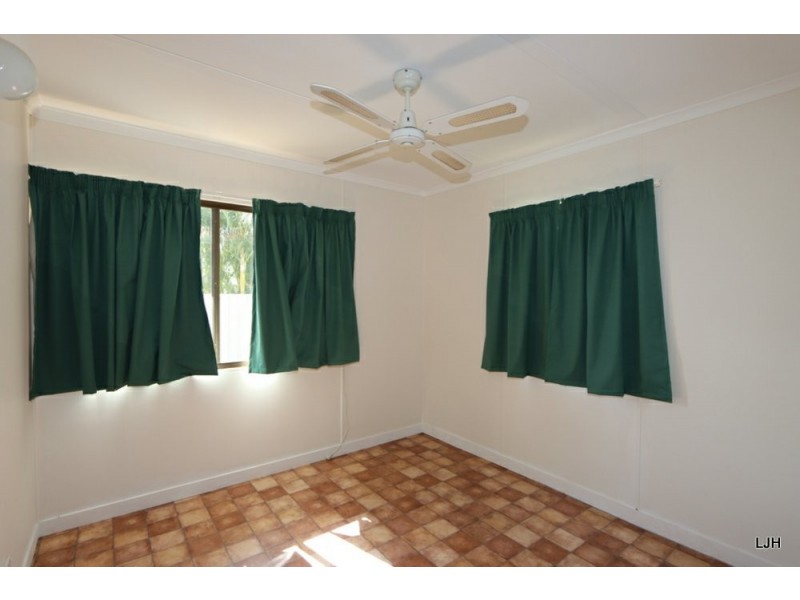 4 Batts Place, Emerald QLD 4720