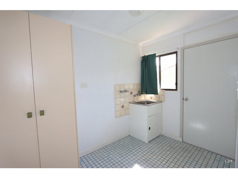 4 Batts Place, Emerald QLD 4720