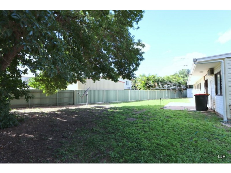 4 Batts Place, Emerald QLD 4720