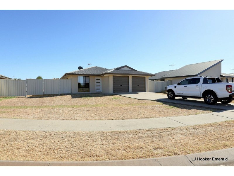 8 Baird Street, Emerald QLD 4720