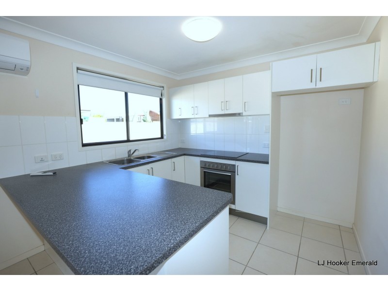 8 Baird Street, Emerald QLD 4720