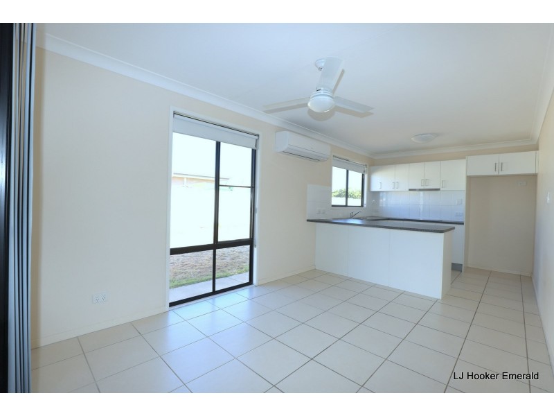 8 Baird Street, Emerald QLD 4720