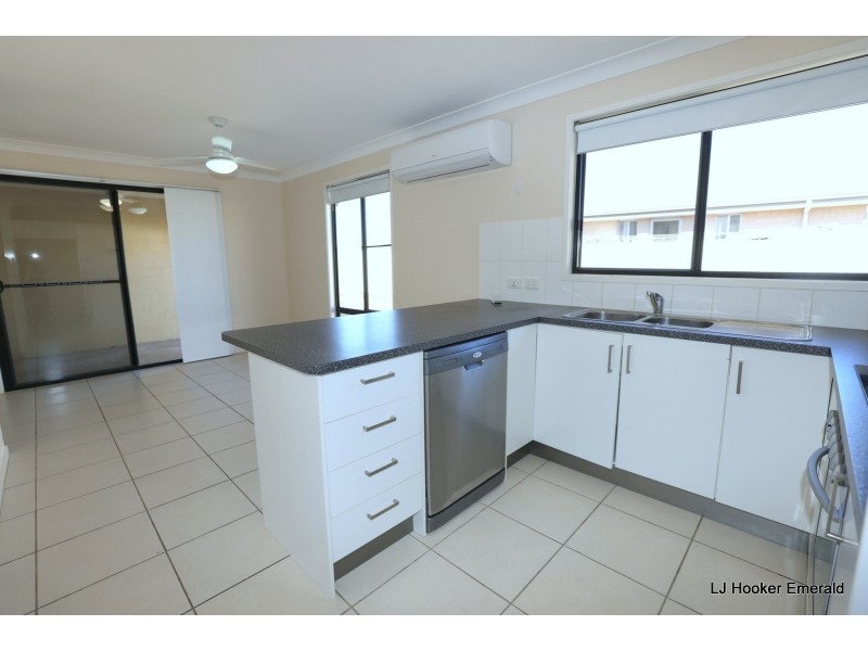 8 Baird Street, Emerald QLD 4720