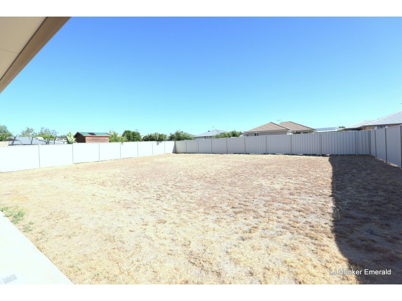 8 Baird Street, Emerald QLD 4720