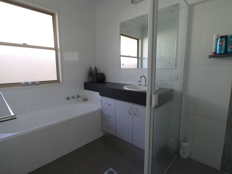 9 Jacqueline Drive, Emerald QLD 4720