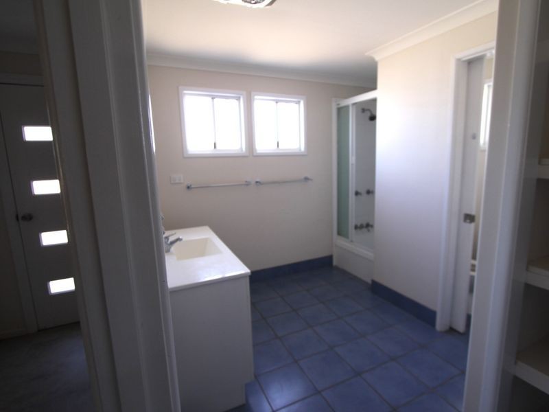 25 Gordon Street, Capella QLD 4723