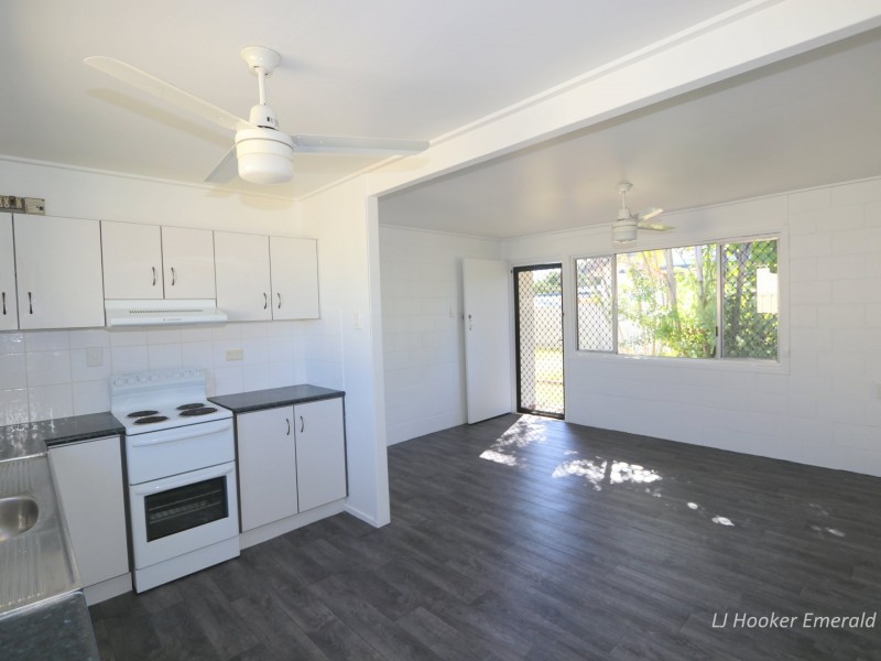 1 20 Old Airport Drive, Emerald QLD 4720