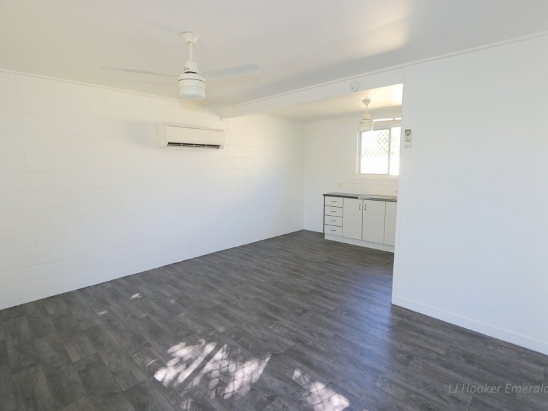 1 20 Old Airport Drive, Emerald QLD 4720