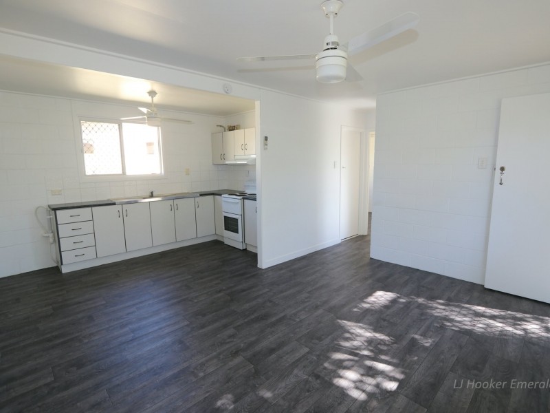 1 20 Old Airport Drive, Emerald QLD 4720