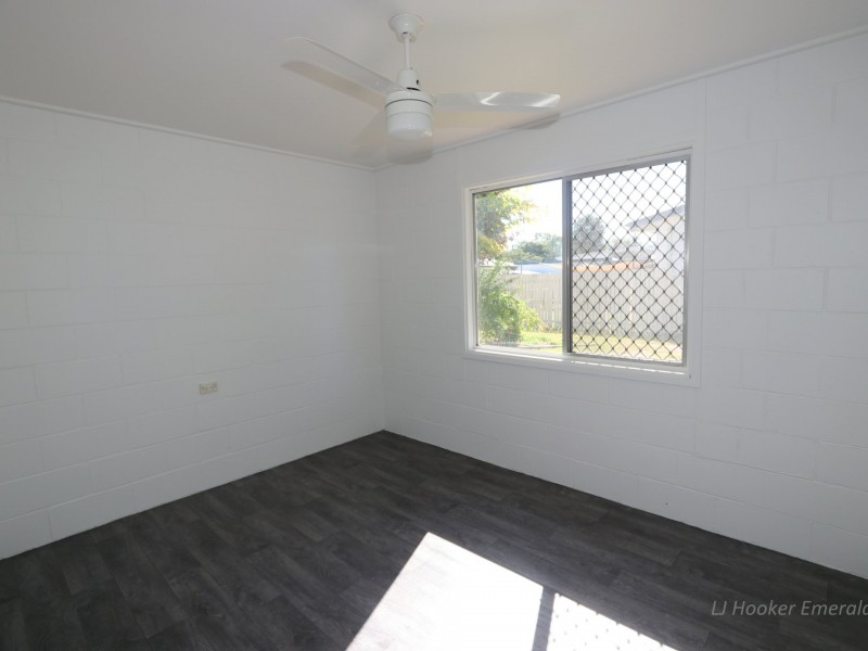 1 20 Old Airport Drive, Emerald QLD 4720