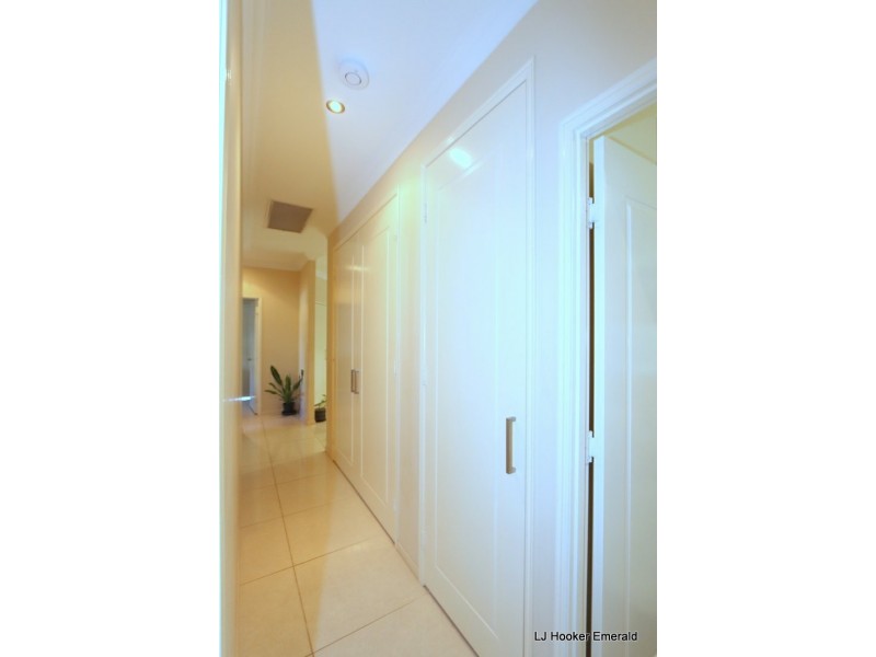 6 Cook Close, Emerald QLD 4720