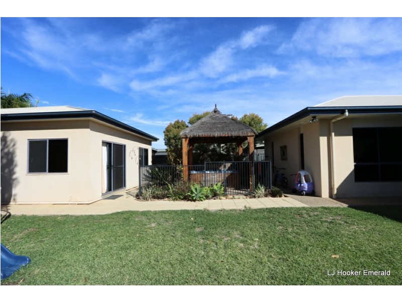 6 Cook Close, Emerald QLD 4720