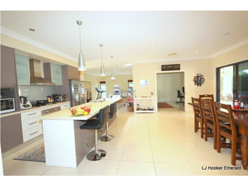 6 Cook Close, Emerald QLD 4720