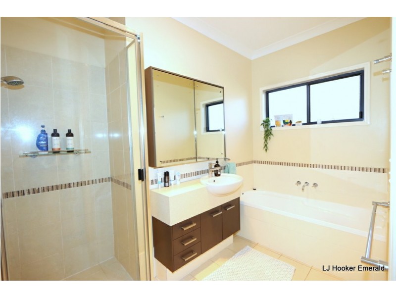 6 Cook Close, Emerald QLD 4720