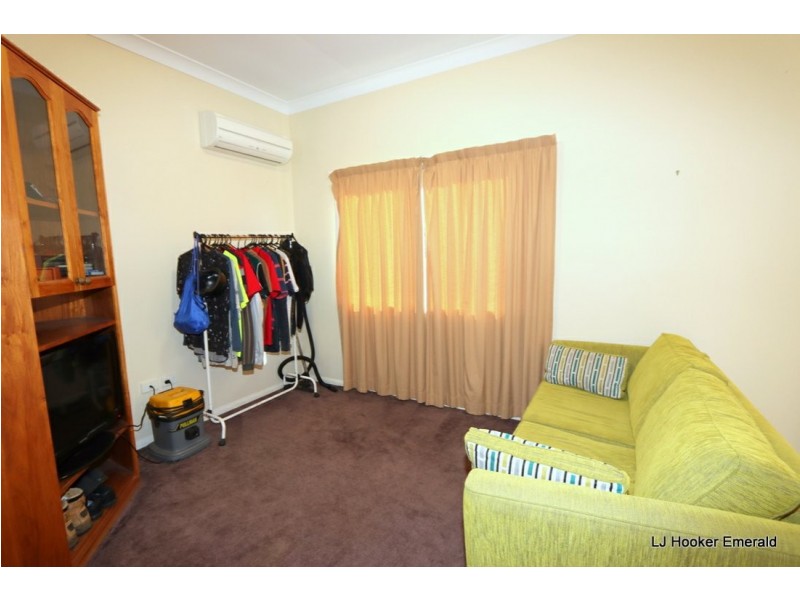 6 Cook Close, Emerald QLD 4720