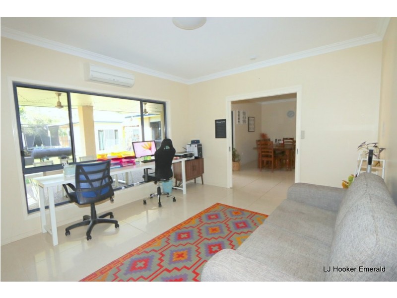 6 Cook Close, Emerald QLD 4720