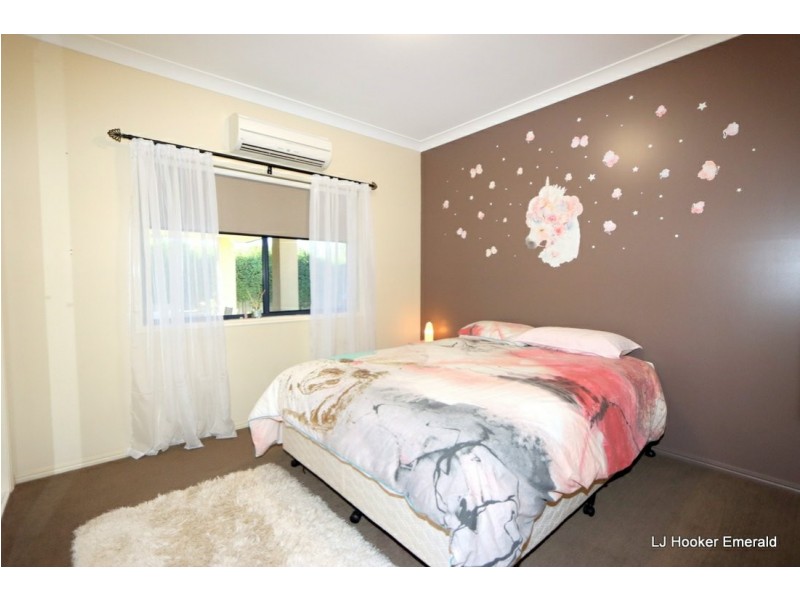 6 Cook Close, Emerald QLD 4720