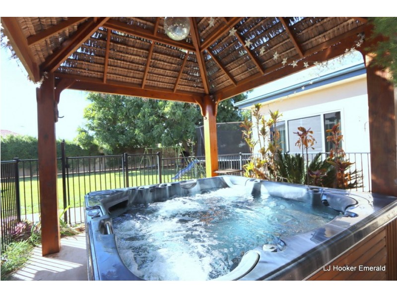 6 Cook Close, Emerald QLD 4720