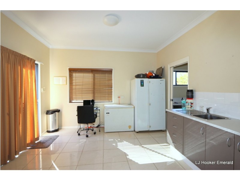 6 Cook Close, Emerald QLD 4720