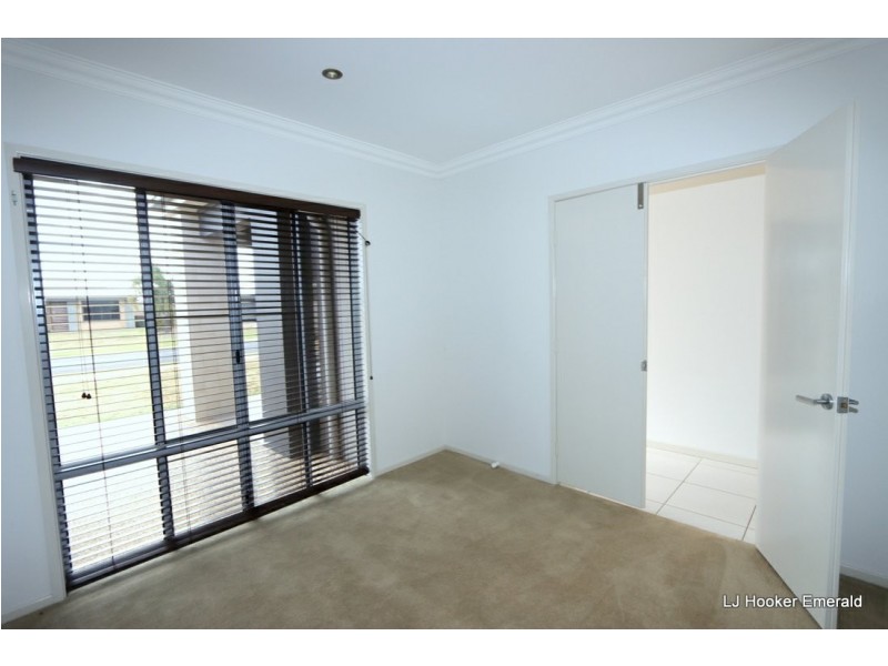 8 Desgrand Street, Emerald QLD 4720