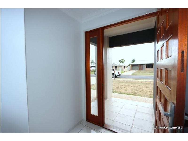 8 Desgrand Street, Emerald QLD 4720