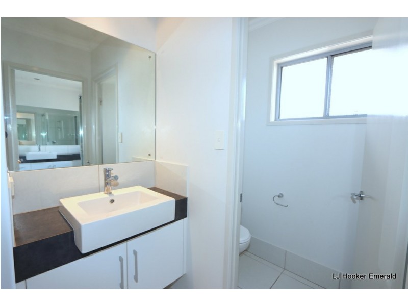 8 Desgrand Street, Emerald QLD 4720