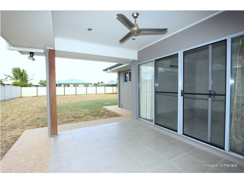 8 Desgrand Street, Emerald QLD 4720