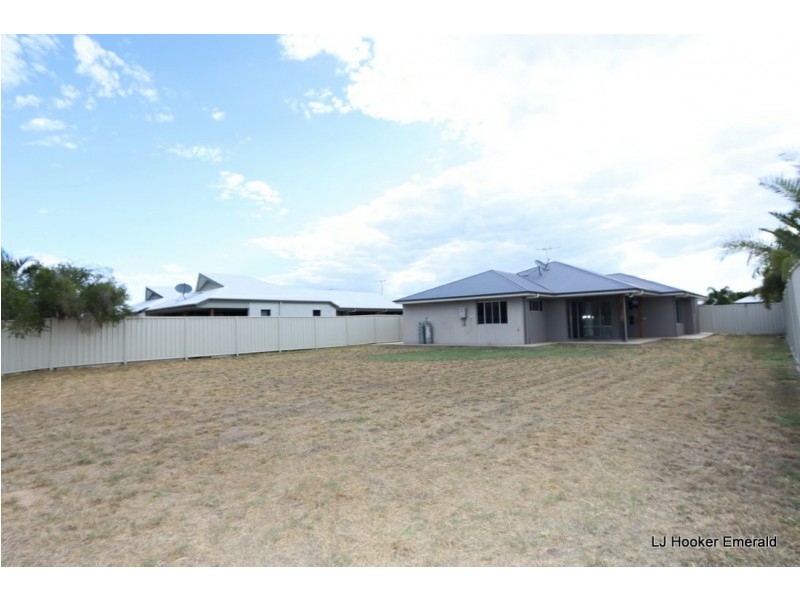 8 Desgrand Street, Emerald QLD 4720