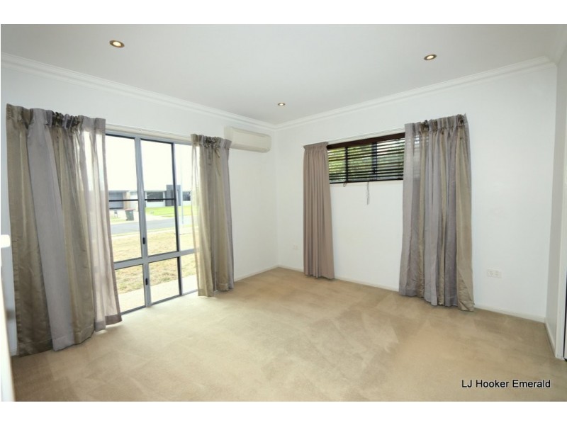 8 Desgrand Street, Emerald QLD 4720