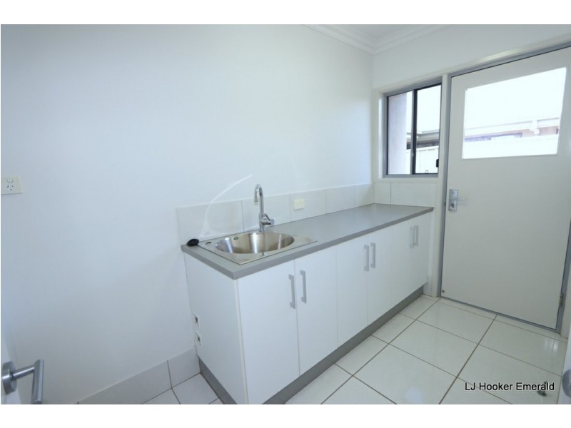 8 Desgrand Street, Emerald QLD 4720