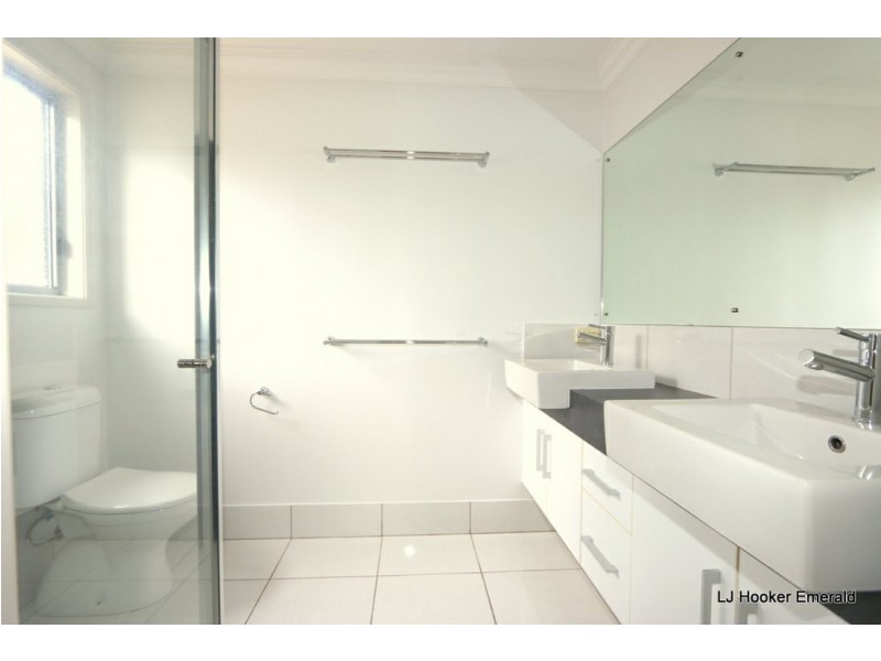 8 Desgrand Street, Emerald QLD 4720